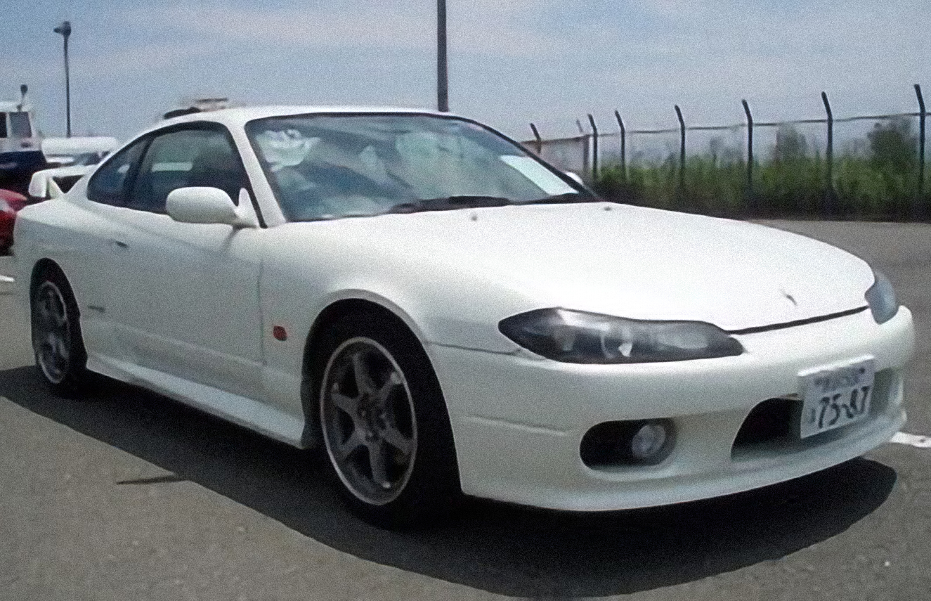 Nissan Silvia A-Spec – årsmodell 2000 i bild Bild på Nissan Silvia A-Spec – årsmodell 2000