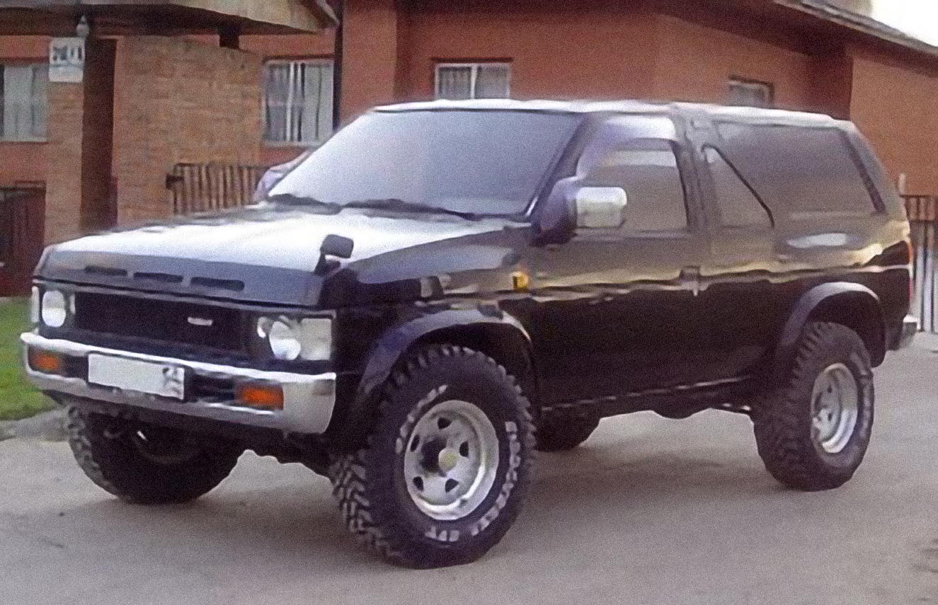 Nissan Terrano – årsmodell 1990 i bild Bild på Nissan Terrano – årsmodell 1990