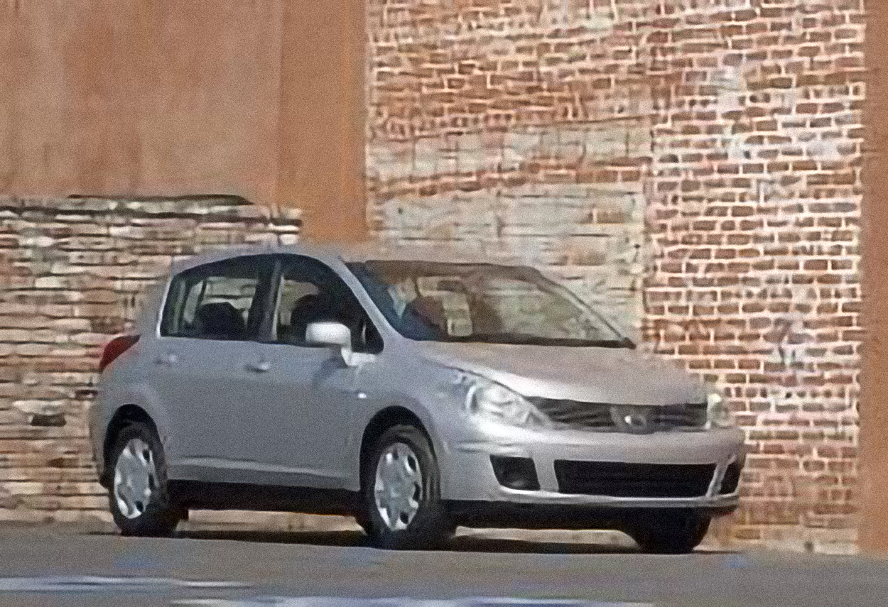 Nissan Versa 1.8 S Hatchback – årsmodell 2010 i bild Bild på Nissan Versa 1.8 S Hatchback – årsmodell 2010