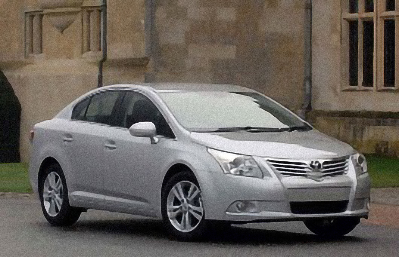 Toyota Avensis 2.0 Advanced – årsmodell 2012 i bild Bild på Toyota Avensis 2.0 Advanced – årsmodell 2012