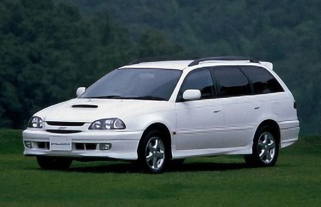 Toyota Caldina GT-T Automatic – årsmodell 1998 i bild Bild på Toyota Caldina GT-T Automatic – årsmodell 1998