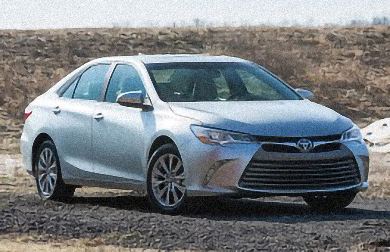 Toyota Camry XSE 4dr Sedan (3.5L 6cyl 6A) – årsmodell 2017 i bild Bild på Toyota Camry XSE 4dr Sedan (3.5L 6cyl 6A) – årsmodell 2017