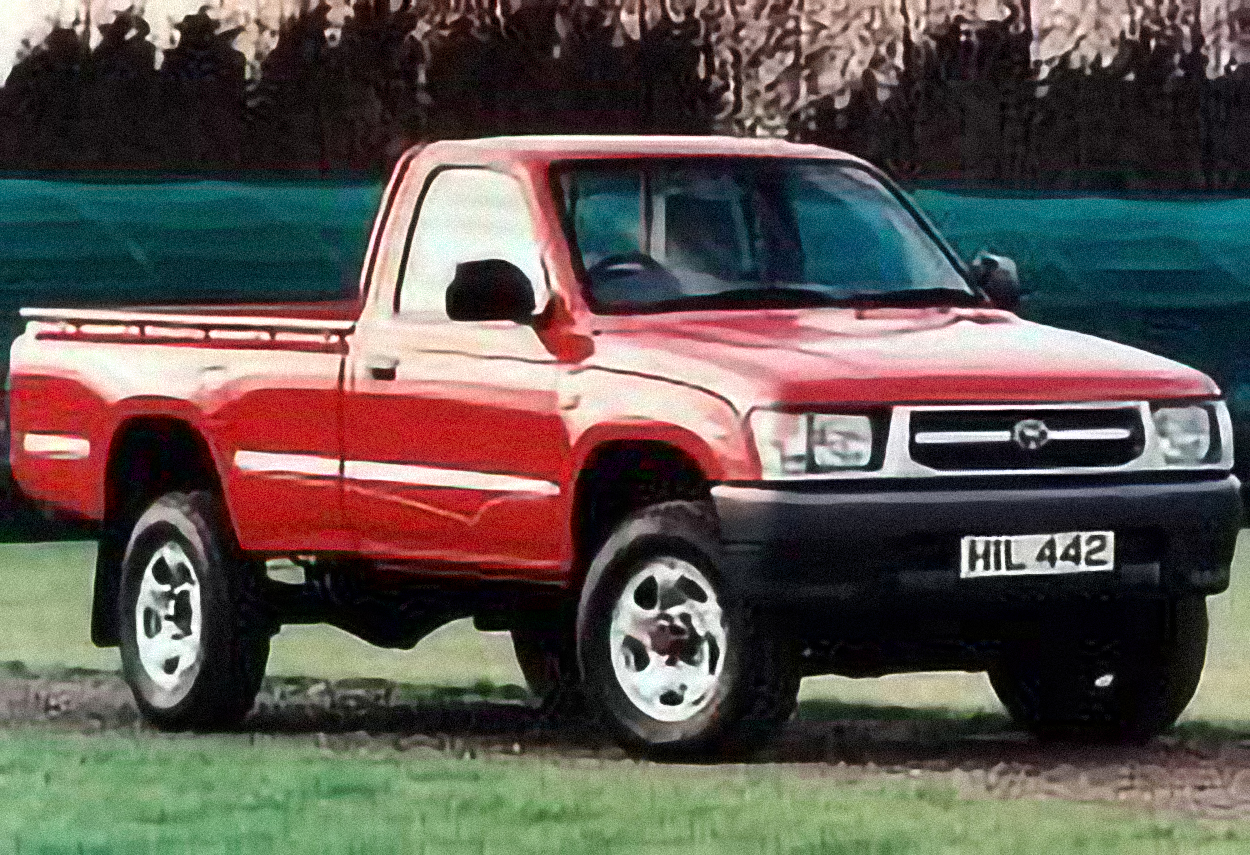 Toyota Hilux 2700i Raider – årsmodell 2004 i bild Bild på Toyota Hilux 2700i Raider – årsmodell 2004