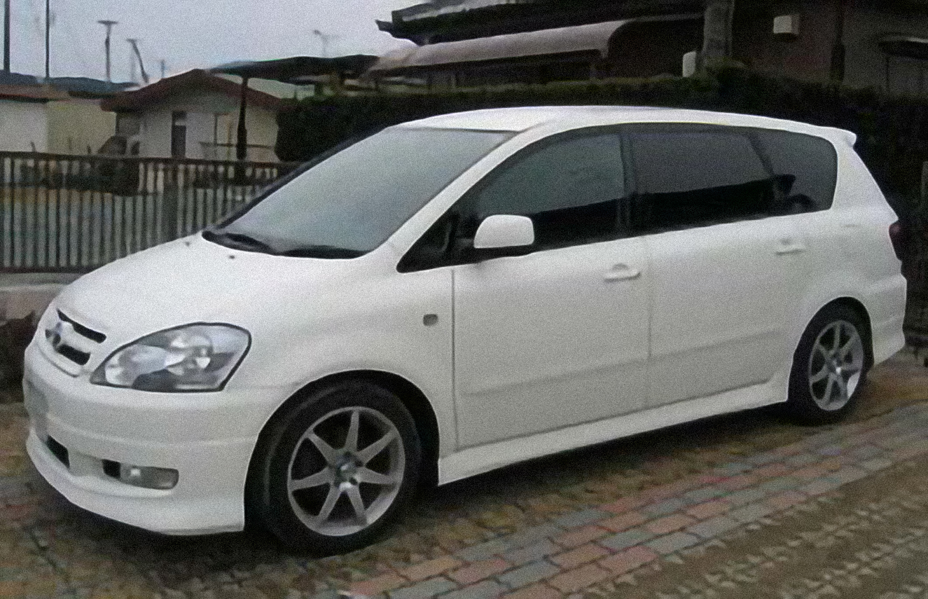 Bild på Toyota Ipsum  – årsmodell 2002