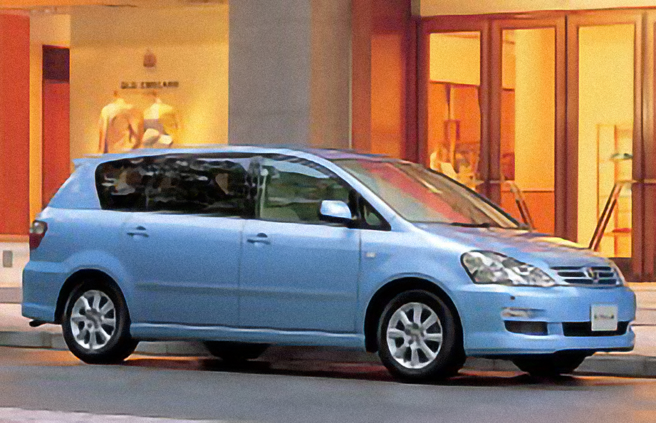 Bild på Toyota Ipsum  – årsmodell 2005