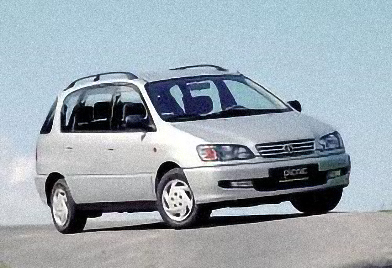 Toyota Picnic – årsmodell 1996 i bild Bild på Toyota Picnic – årsmodell 1996