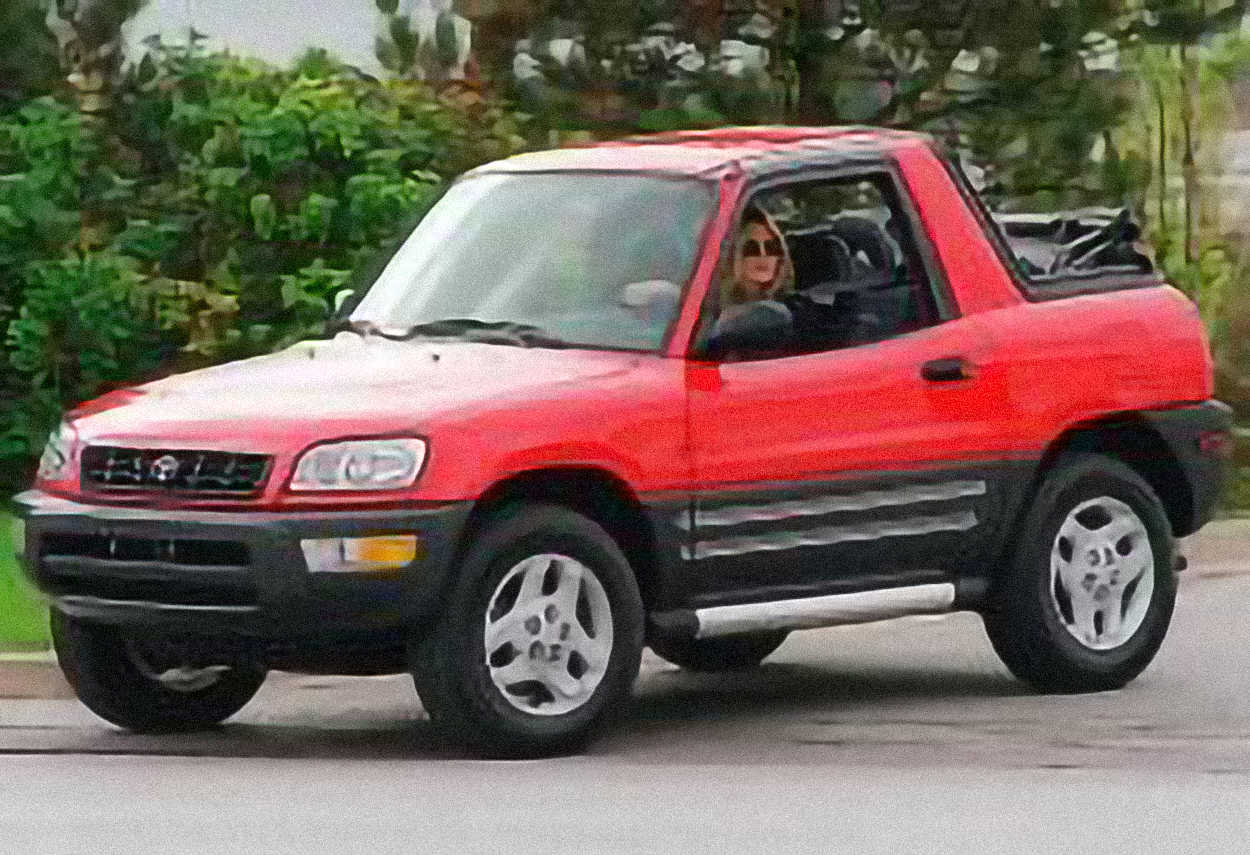 Toyota RAV4 – årsmodell 1995 i bild Bild på Toyota RAV4 – årsmodell 1995