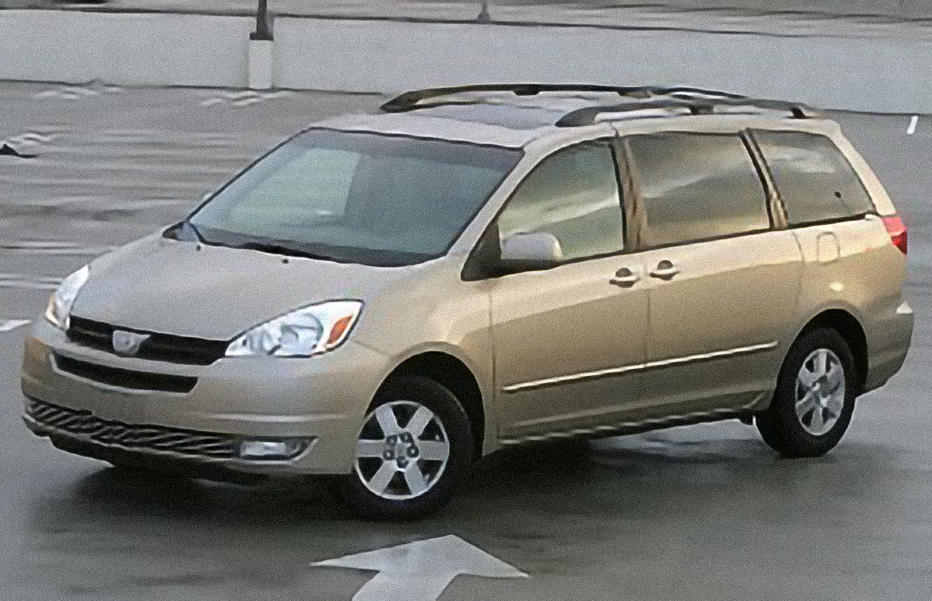Toyota Sienna CE – årsmodell 2005 i bild Bild på Toyota Sienna CE – årsmodell 2005