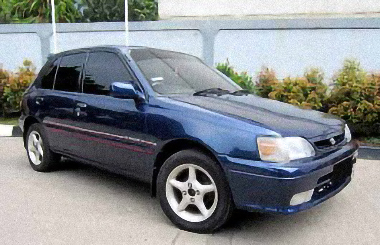 Toyota Starlet – årsmodell 1992 i bild Bild på Toyota Starlet – årsmodell 1992