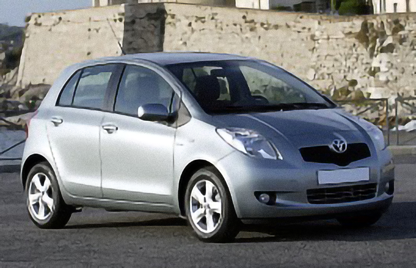 Toyota Vitz 1.3 U – årsmodell 2005 i bild Bild på Toyota Vitz 1.3 U – årsmodell 2005