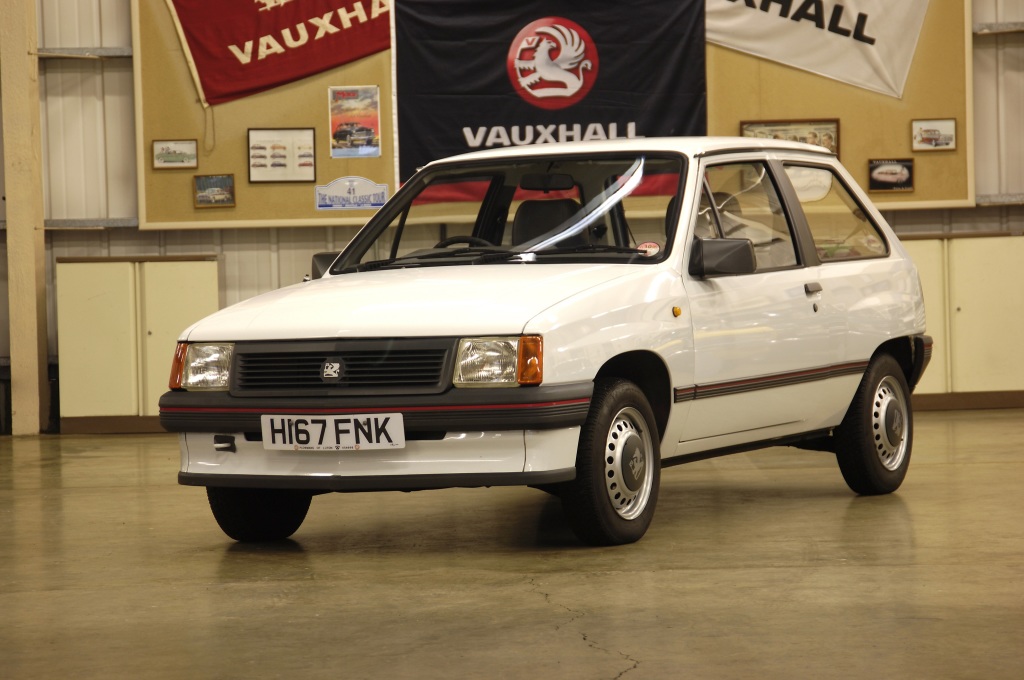 Vauxhall Nova 2 – årsmodell 1983 i bild Bild på Vauxhall Nova 2 – årsmodell 1983