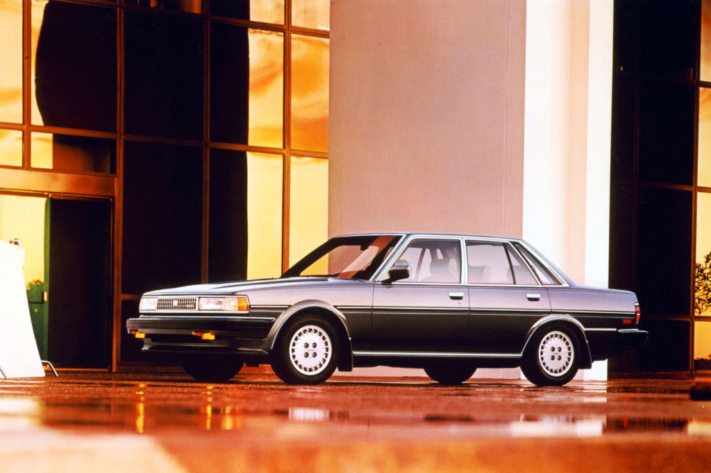 Toyota Cressida 3.0i Twin Cam 24 Automatic – årsmodell 1989 i bild Bild på Toyota Cressida 3.0i Twin Cam 24 Automatic – årsmodell 1989