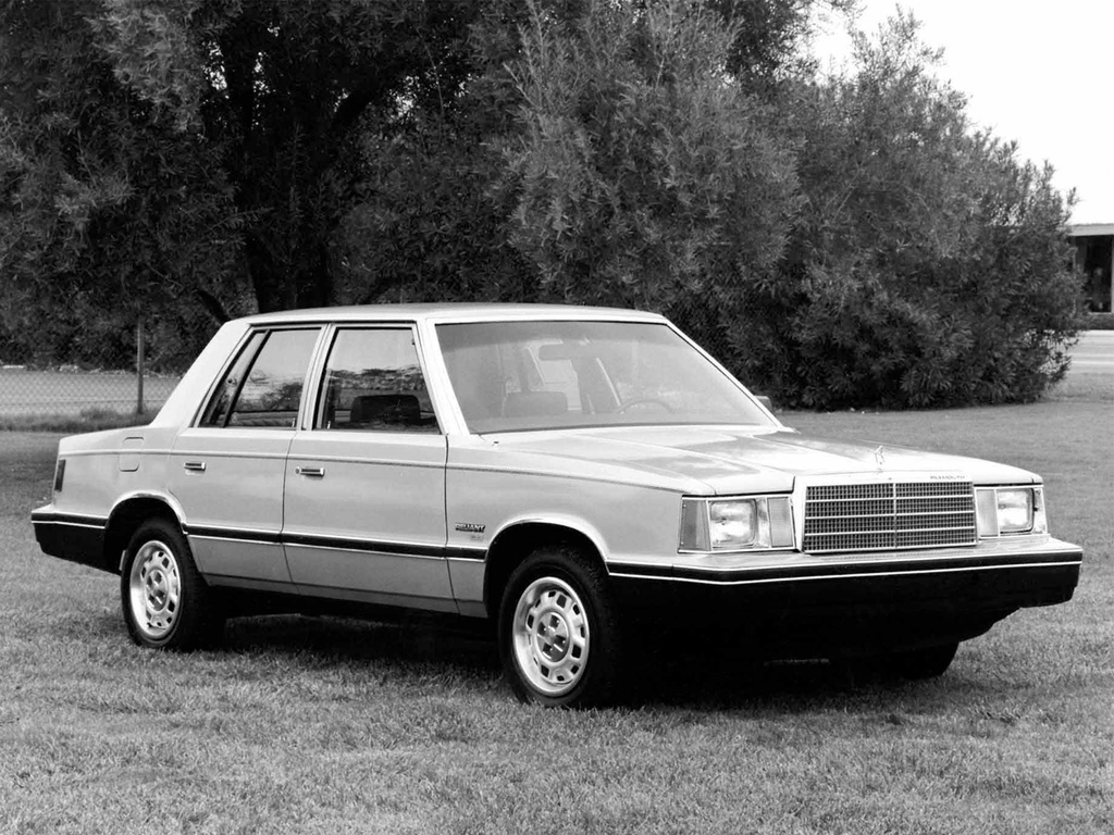 Plymouth Reliant – årsmodell 1981 i bild Bild på Plymouth Reliant – årsmodell 1981