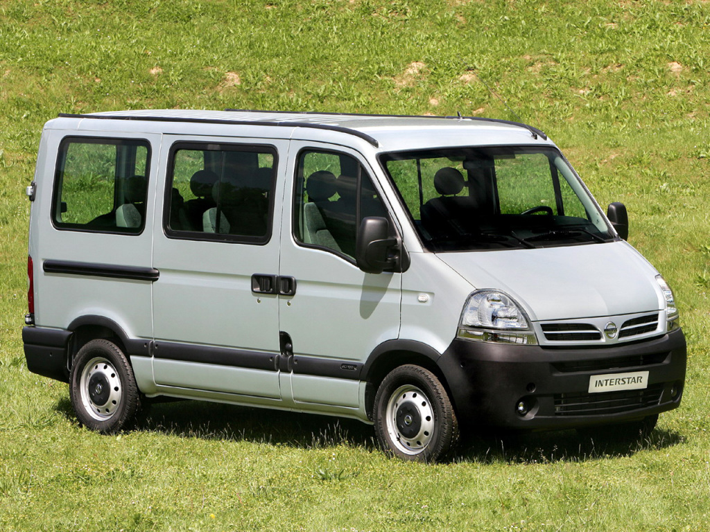 Nissan Interstar 2.5 dCi – årsmodell 2006 i bild Bild på Nissan Interstar 2.5 dCi – årsmodell 2006